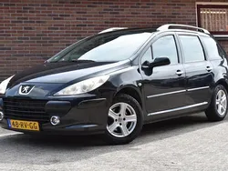 Zwart, metallic lak Gebruikt 2005 Peugeot 307 Stationwagen | € 949 (Eerlijke prijs)