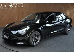 Zwart Gebruikt 2023 Tesla Model 3 Standard Range Sedan | € 31.750 (Goede deal)