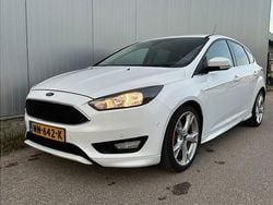Wit Gebruikt 2017 Ford Focus Titanium Hatchback | € 7.450 (Eerlijke prijs)