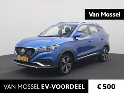 Blauw, metallic lak Gebruikt 2020 MG ZS Luxury Sedan | € 15.495 (Eerlijke prijs)