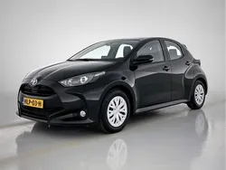Zwart metallic Gebruikt 2024 Toyota Yaris Active Hatchback | € 23.945 (Eerlijke prijs)