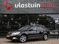 Zwart Gebruikt 2012 Skoda Octavia Stationwagen | € 4.850 (Goede deal)