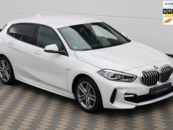 Wit, metallic lak Gebruikt 2019 BMW 118 M Sport Hatchback | € 21.445 (Eerlijke prijs)