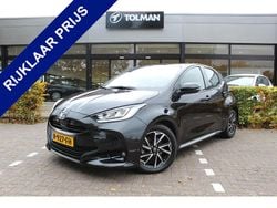 Zwart Gebruikt 2022 Toyota Yaris Hybrid Hatchback | € 20.950 (Eerlijke prijs)