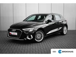 Zwart, metallic lak Gebruikt 2023 Audi A3 Sportback Advanced Hatchback | € 28.450 (Eerlijke prijs)
