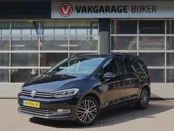 Zwart Gebruikt 2016 VW Touran Highline MPV | € 15.995 (Eerlijke prijs)