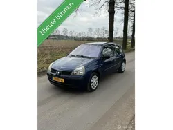 Blauw Gebruikt 2004 Renault Clio II Hatchback | € 1.195 (Eerlijke prijs)