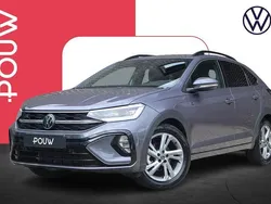 Grijs, metallic lak Gebruikt 2024 VW Taigo R-line SUV | € 25.900