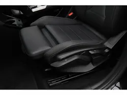 Saphirschwarz metallic (donker zwart metallic) Gebruikt 2024 BMW 225 Active Tourer Comfort Edition MPV | € 42.880 (Goede deal)