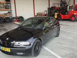 Zwart Gebruikt 2002 BMW 325 Executive Hatchback | € 4.995 (Super prijs)