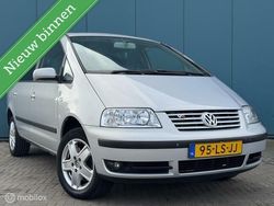Grijs Gebruikt 2003 VW Sharan Highline MPV | € 1.599