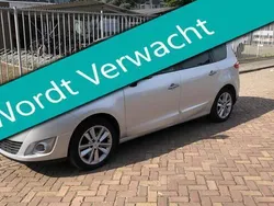 Grijs Gebruikt 2011 Renault Grand Scénic III MPV | € 3.945 (Eerlijke prijs)
