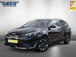 Grijs, metallic lak Gebruikt 2022 Kia Ceed Sportswagon Vision Stationwagen | € 22.840 (Eerlijke prijs)