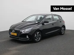 Zwart Gebruikt 2022 Hyundai i20 Comfort Hatchback | € 16.900 (Eerlijke prijs)