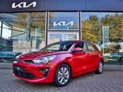 Rood Gebruikt 2023 Kia Rio Hatchback | € 20.845 (Eerlijke prijs)