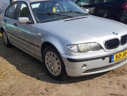 Grijs (metallic) Gebruikt 2002 BMW 318 Executive Sedan | € 650