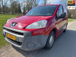 Rood Gebruikt 2010 Peugeot Partner MPV | € 7.450 (Eerlijke prijs)