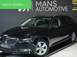 Zwart Gebruikt 2018 Skoda Superb Stationwagen | € 22.950 (Eerlijke prijs)