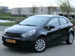 Zwart Gebruikt 2012 Kia Rio Comfort Hatchback | € 6.950 (Eerlijke prijs)