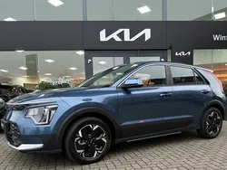 Blauw Nieuw 2025 Kia e-Niro Light SUV | € 39.700 (Goede deal)