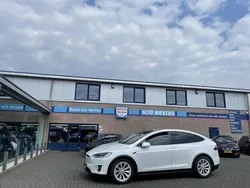 Wit, metallic lak Gebruikt 2018 Tesla Model X SUV | € 32.950 (Eerlijke prijs)