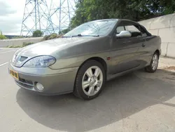 Grijs Gebruikt 2001 Renault Mégane Cabriolet Dynamique Cabriolet | € 1.950 (Eerlijke prijs)