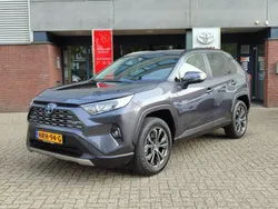 Grijs Gebruikt 2023 Toyota RAV4 Style SUV | € 41.900 (Goede deal)