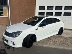 Wit Gebruikt 2009 Opel Astra GTC OPC Coupé | € 6.250 (Eerlijke prijs)