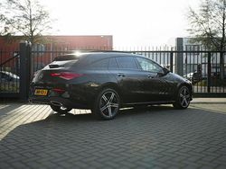 Zwart Gebruikt 2022 Mercedes CLA250 Shooting Brake Premium Stationwagen | € 31.895