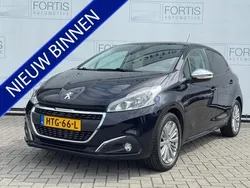 Blauw, metallic lak Gebruikt 2019 Peugeot 208 Signature Sky Hatchback | € 10.900 (Super prijs)