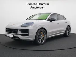 Grijs Gebruikt 2024 Porsche Cayenne Turbo SUV | € 209.950 (Goede deal)