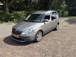 Beige Gebruikt 2014 Skoda Roomster MPV | € 8.950