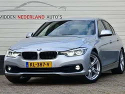 Zilver, metallic lak Gebruikt 2016 BMW 330e iPerformance Sedan | € 16.500 (Duur)