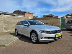Zilver Gebruikt 2018 VW Passat Highline Stationwagen | € 17.250 (Goede deal)