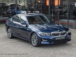 Blauw Gebruikt 2019 BMW 320 Luxury Line Sedan | € 27.950 (Eerlijke prijs)
