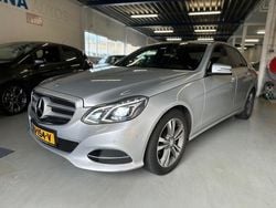 Grijs Gebruikt 2014 Mercedes E220 Ambition Sedan | € 13.249 (Eerlijke prijs)