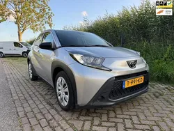 Grijs Gebruikt 2023 Toyota Aygo Play Hatchback | € 16.975 (Eerlijke prijs)