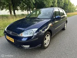 Blauw, metallic lak Gebruikt 2003 Ford Focus Trend Hatchback | € 1.999 (Eerlijke prijs)