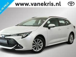 Wit Gebruikt 2024 Toyota Corolla Hybrid Stationwagen | € 31.399 (Eerlijke prijs)