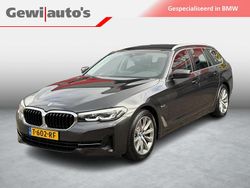 Grijs Gebruikt 2023 BMW 530e Comfort Edition Stationwagen | € 37.999 (Super prijs)