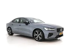 Osmium grey (grijs metallic) Gebruikt 2021 Volvo S60 R-Design Sedan | € 22.645 (Duur)