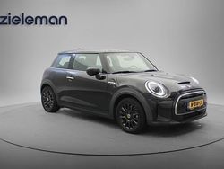 Zwart Gebruikt 2021 Mini Cooper Business Hatchback | € 16.345 (Goede deal)