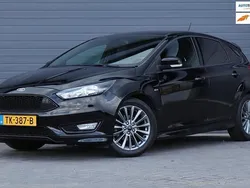 Zwart Gebruikt 2018 Ford Focus ST-Line Hatchback | € 11.950 (Goede deal)