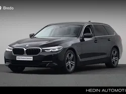 Zwart Gebruikt 2020 BMW 530e Executive Stationwagen | € 37.880 (Eerlijke prijs)