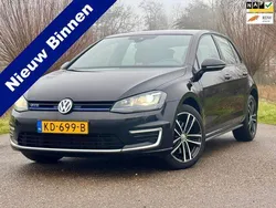 Zwart, metallic lak Gebruikt 2016 VW Golf VII GTE Hatchback | € 9.888 (Super prijs)