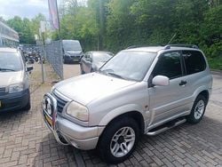 Grijs Gebruikt 2003 Suzuki Grand Vitara SUV | € 4.250 (Eerlijke prijs)