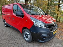 Rood Gebruikt 2017 Renault Trafic Van | € 6.900