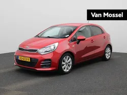 Rood Gebruikt 2016 Kia Rio Hatchback | € 9.900 (Iets duurder)