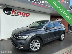 , metallic lak Gebruikt 2019 VW Tiguan Highline SUV | € 22.950 (Eerlijke prijs)
