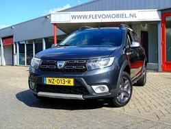Grijs, metallic lak Gebruikt 2017 Dacia Sandero Stepway Hatchback | € 7.450 (Eerlijke prijs)